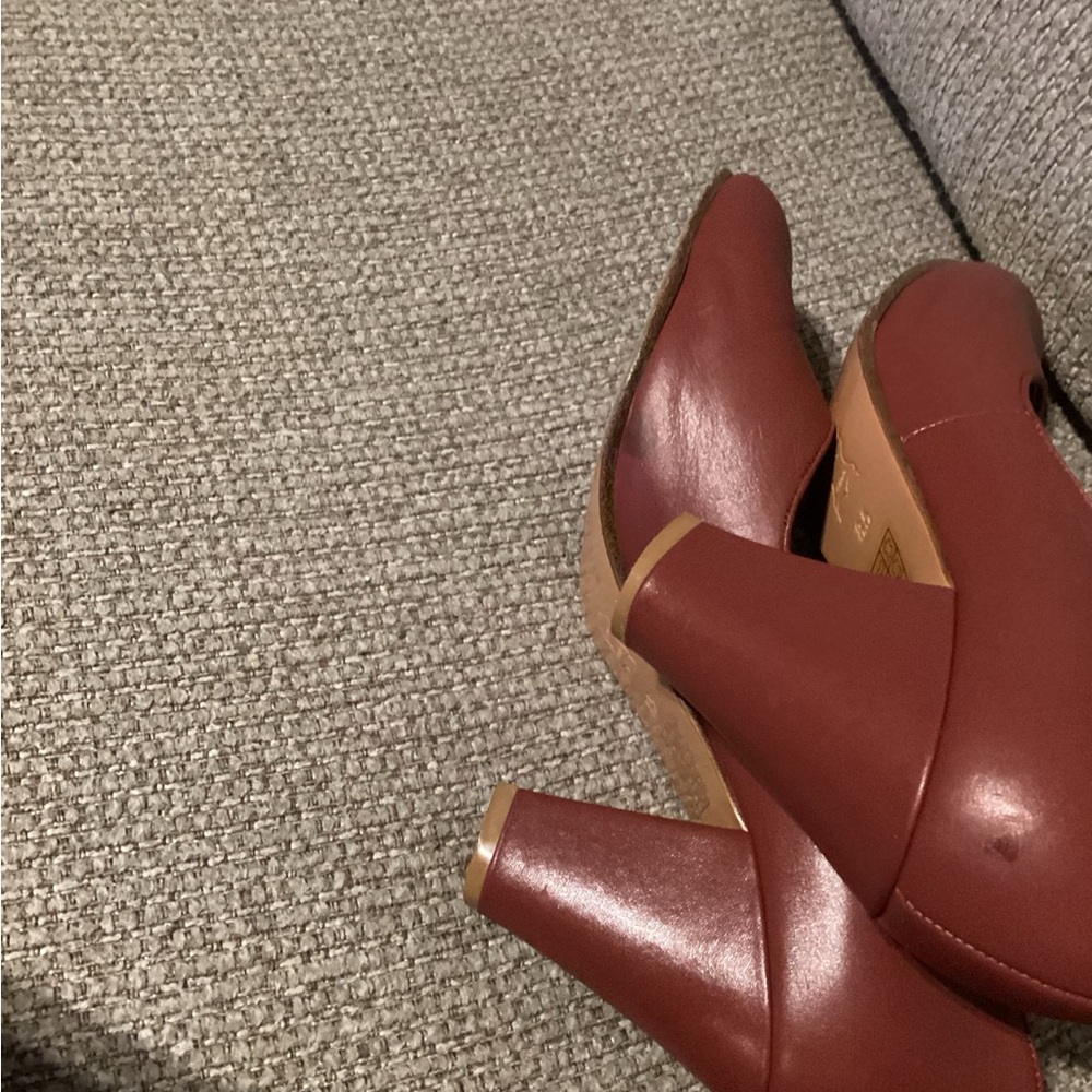 American Duchess Women's Burgundy Heels - Picture 8 of 11